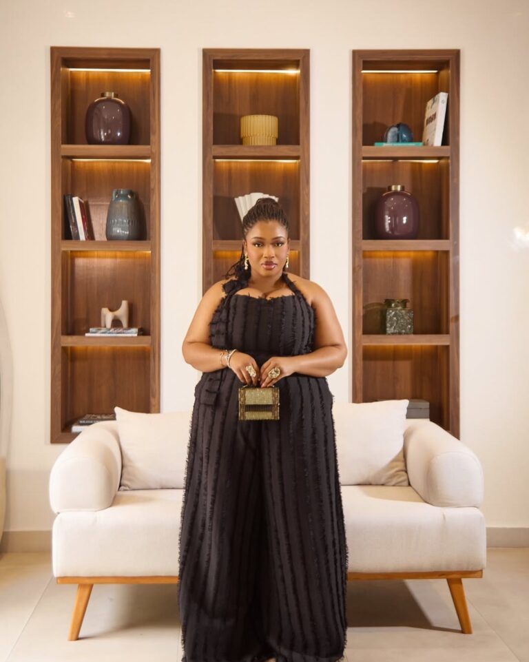 To every babe who wore our pieces, returned for more, tagged us, liked our posts, referred a fri (10)